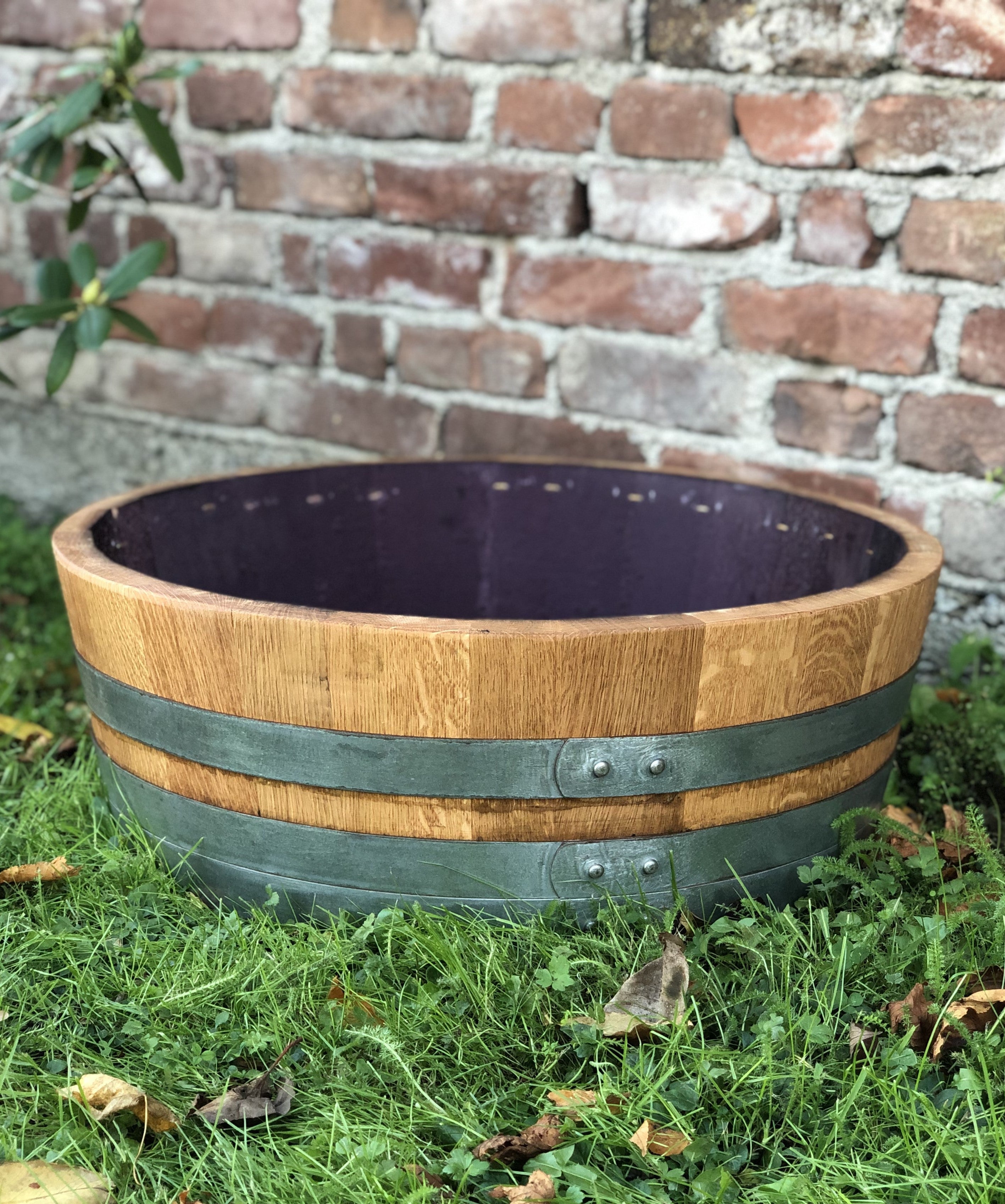 Blumenkübel aus 1/4 gebrauchtem Weinfass geölt