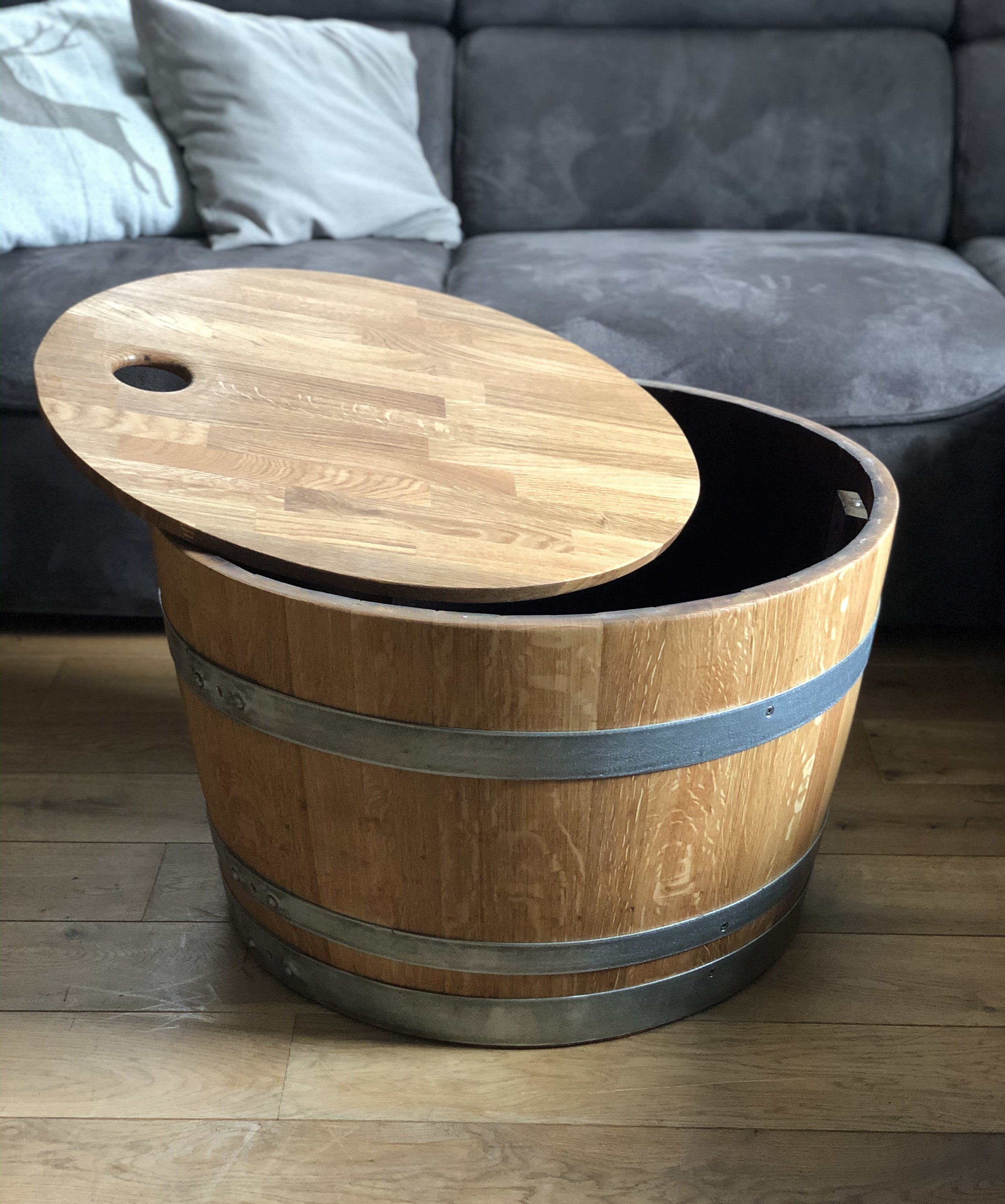 Weinfass Couchtisch mit Holzdeckel geölt