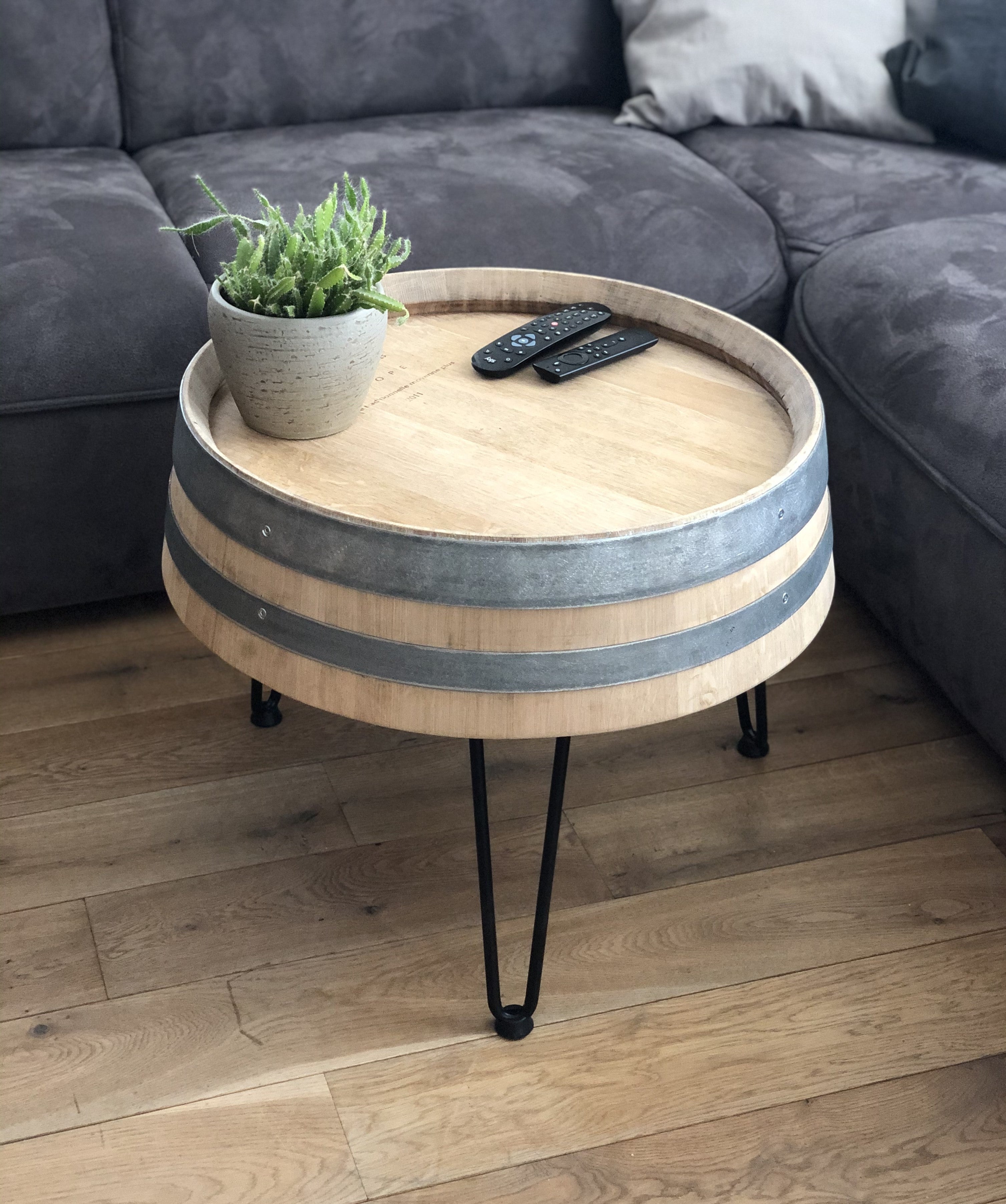Weinfass Couchtisch Dreibein natur