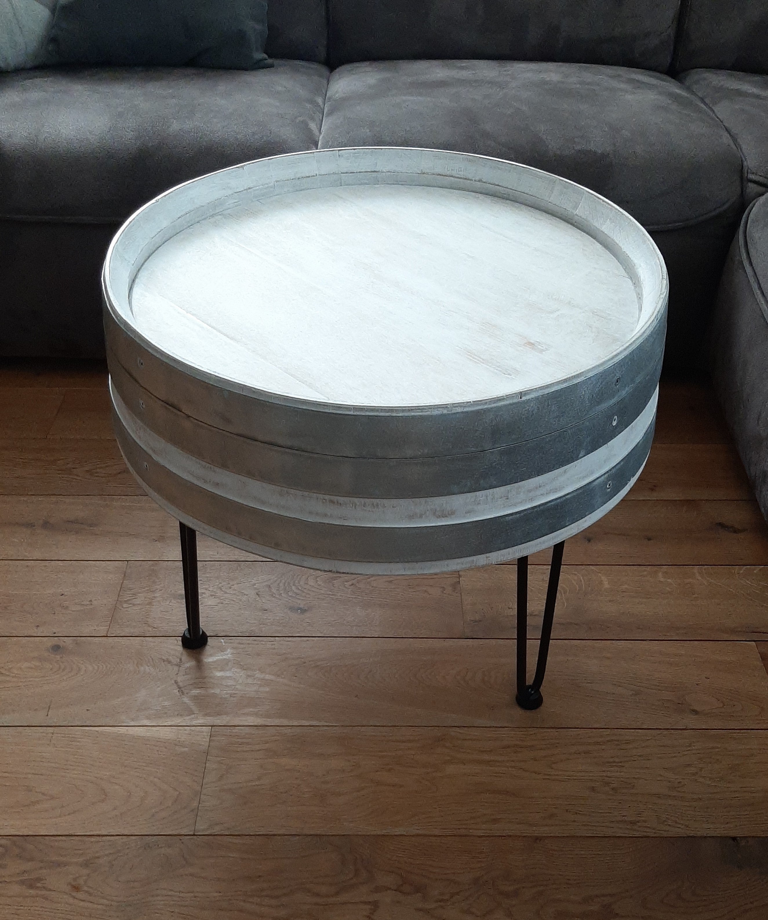 Weinfass Couchtisch Dreibein shabby white