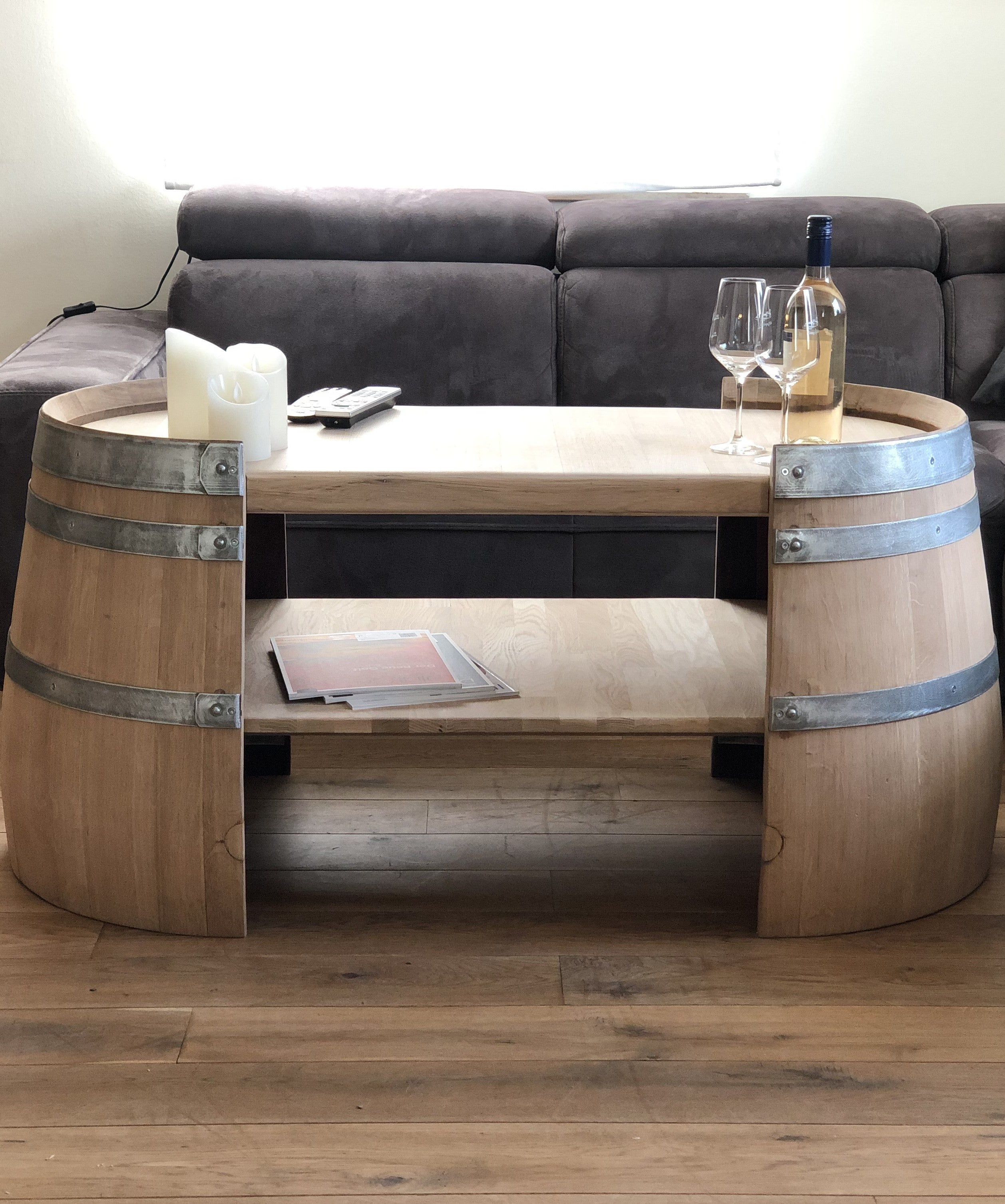 Langer Couchtisch aus Weinfasshälften natur
