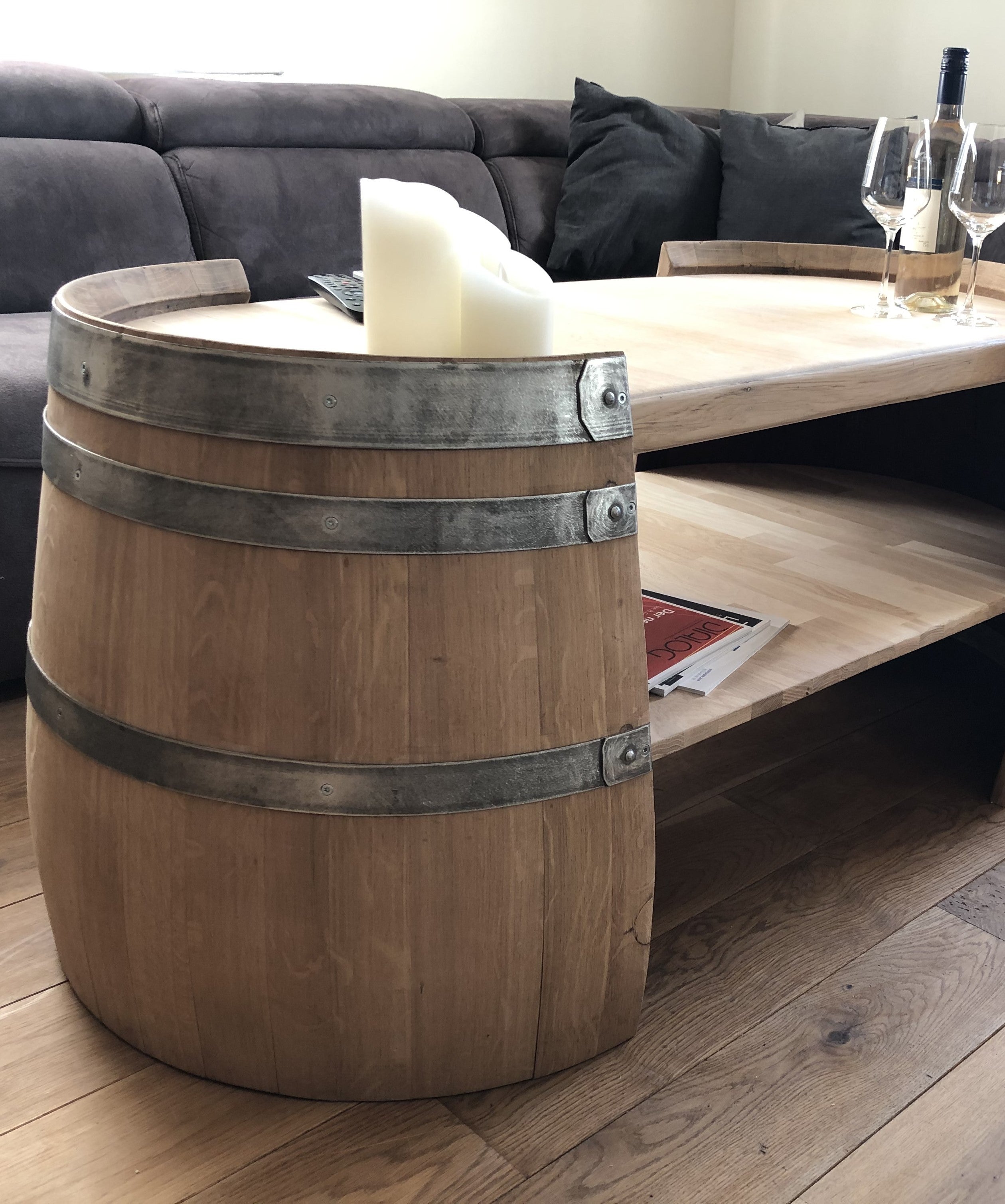 Langer Couchtisch aus Weinfasshälften natur