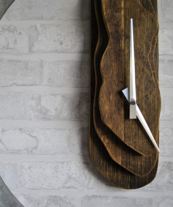 Wanduhr aus Weinfass