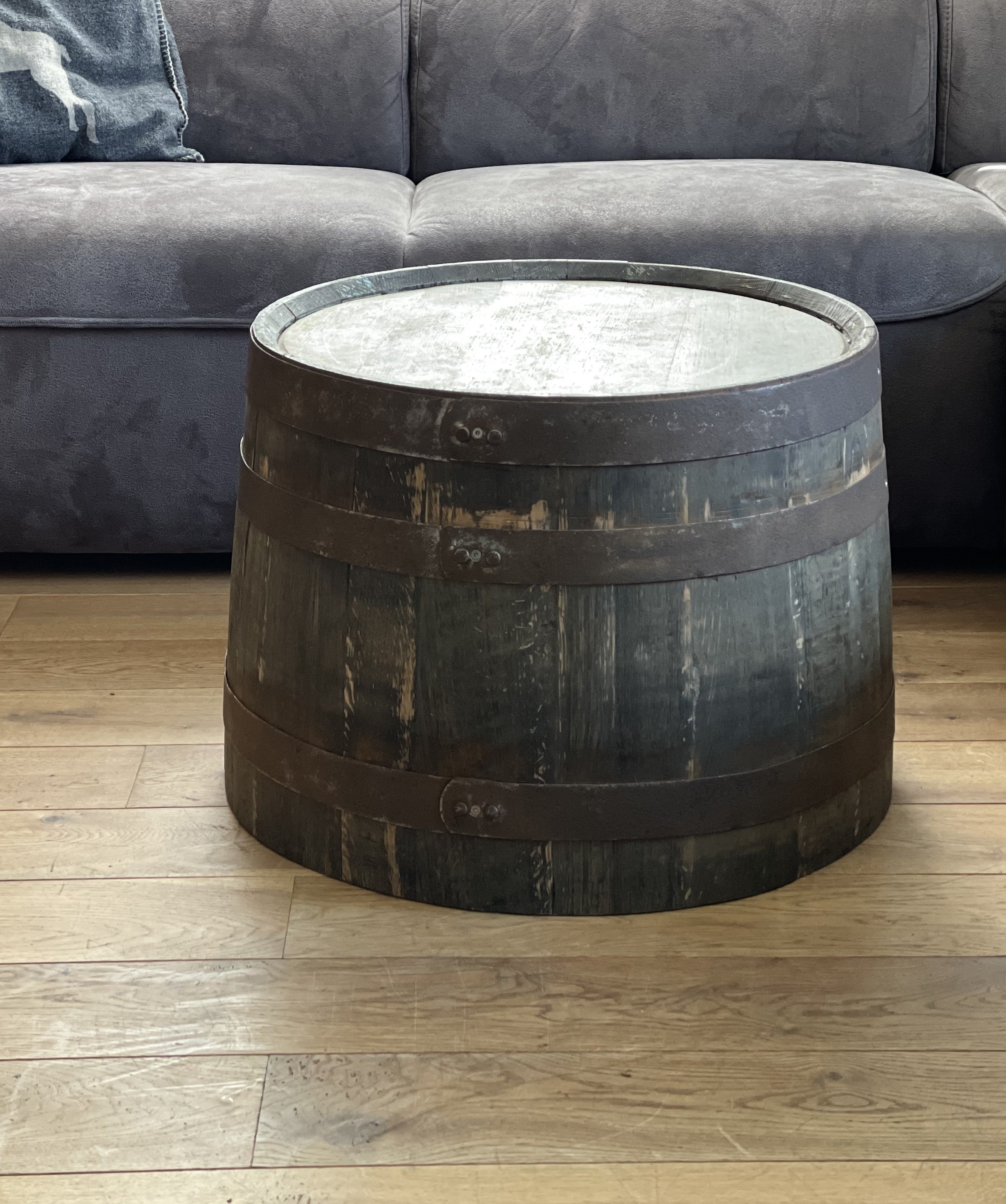 Whiskyfass Couchtisch