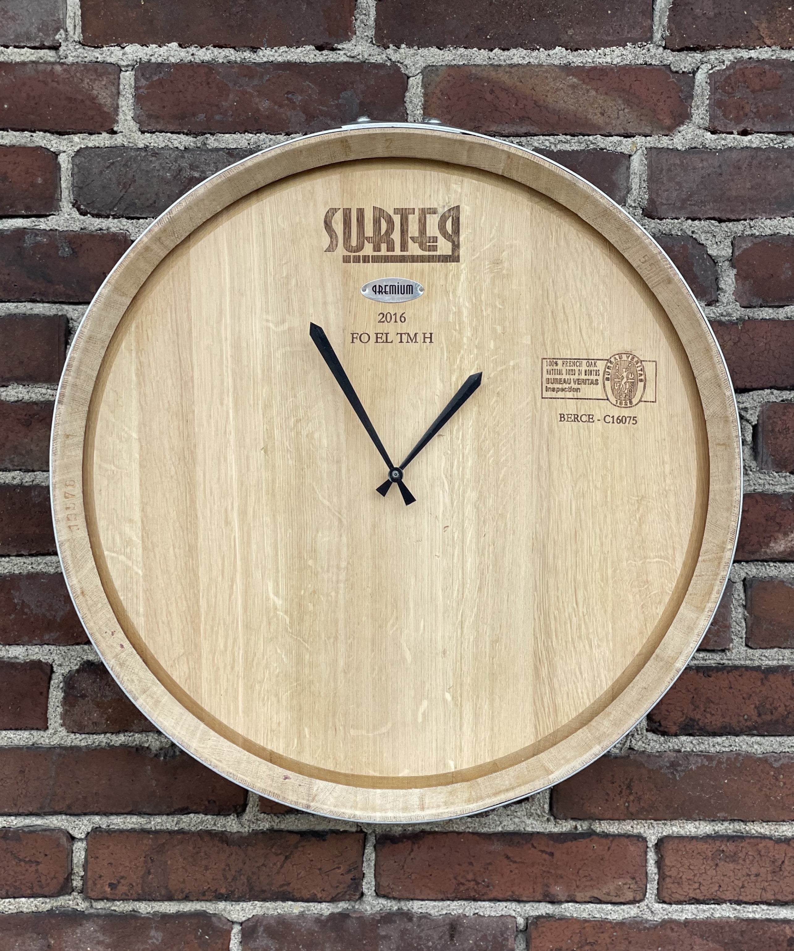 Wanduhr aus Weinfassdeckel