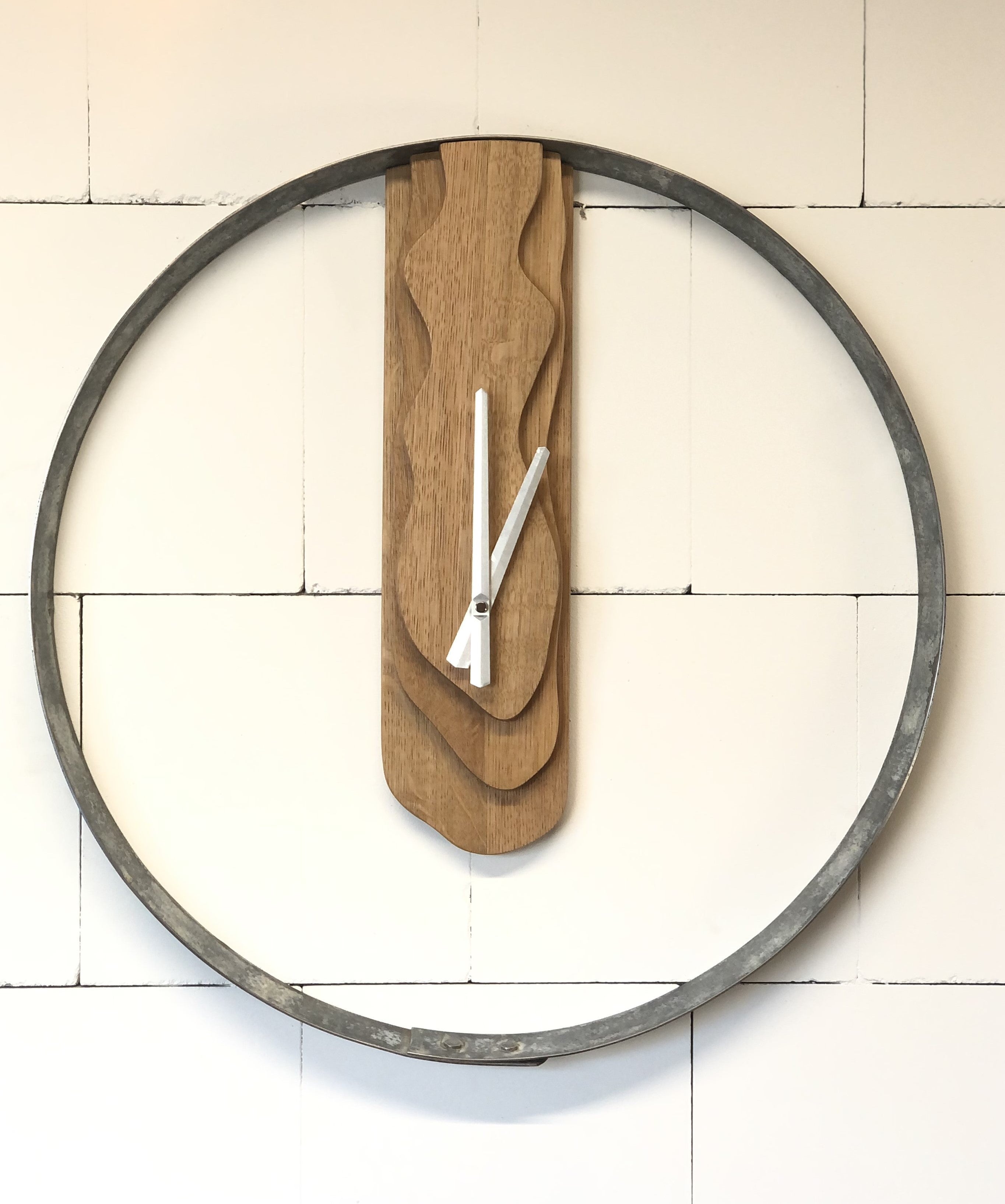 Wanduhr aus Weinfassholz