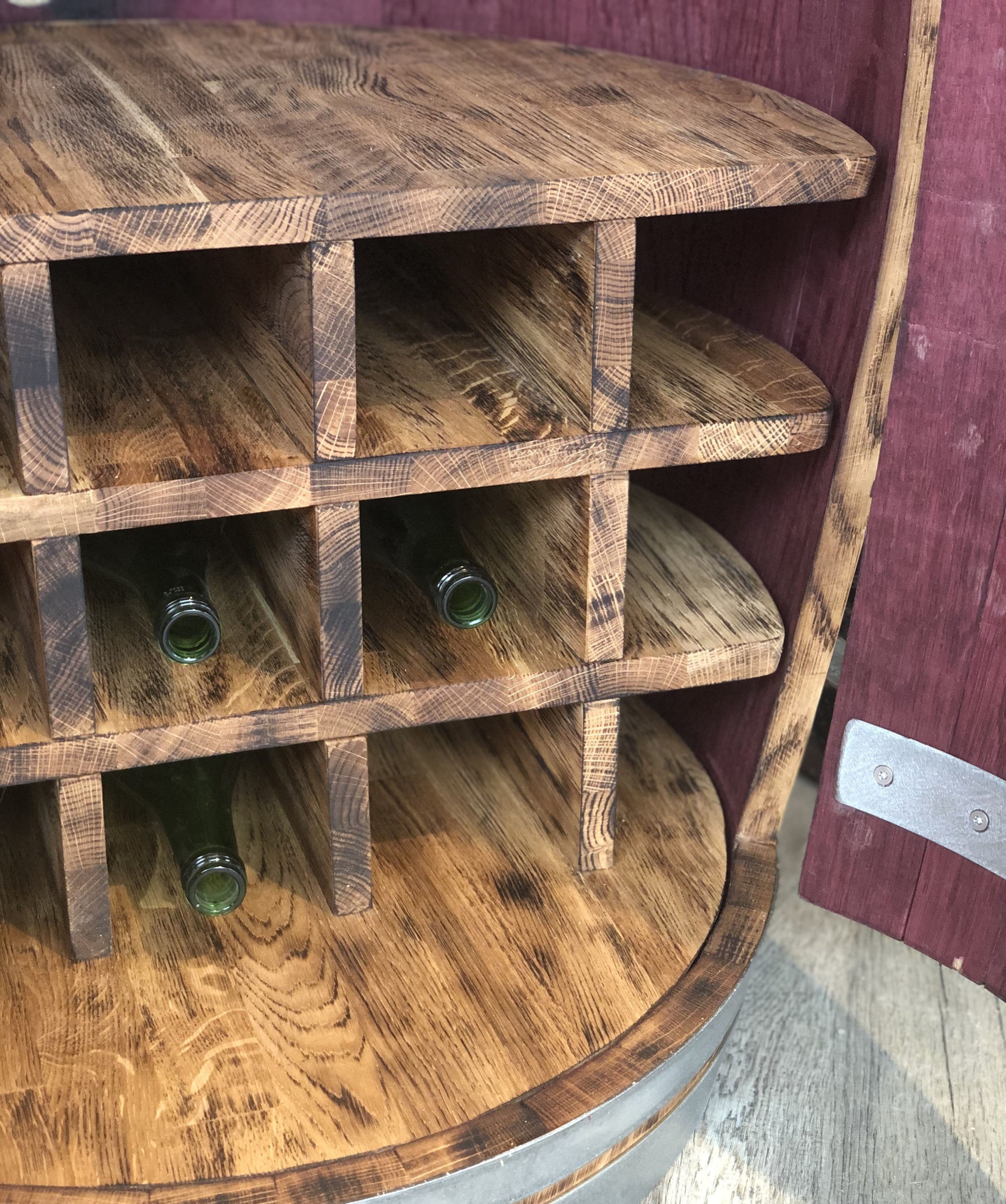Weinfass Bar mit großen Türen, Flaschenhalter und Einlegeboden, 225L Weinfass