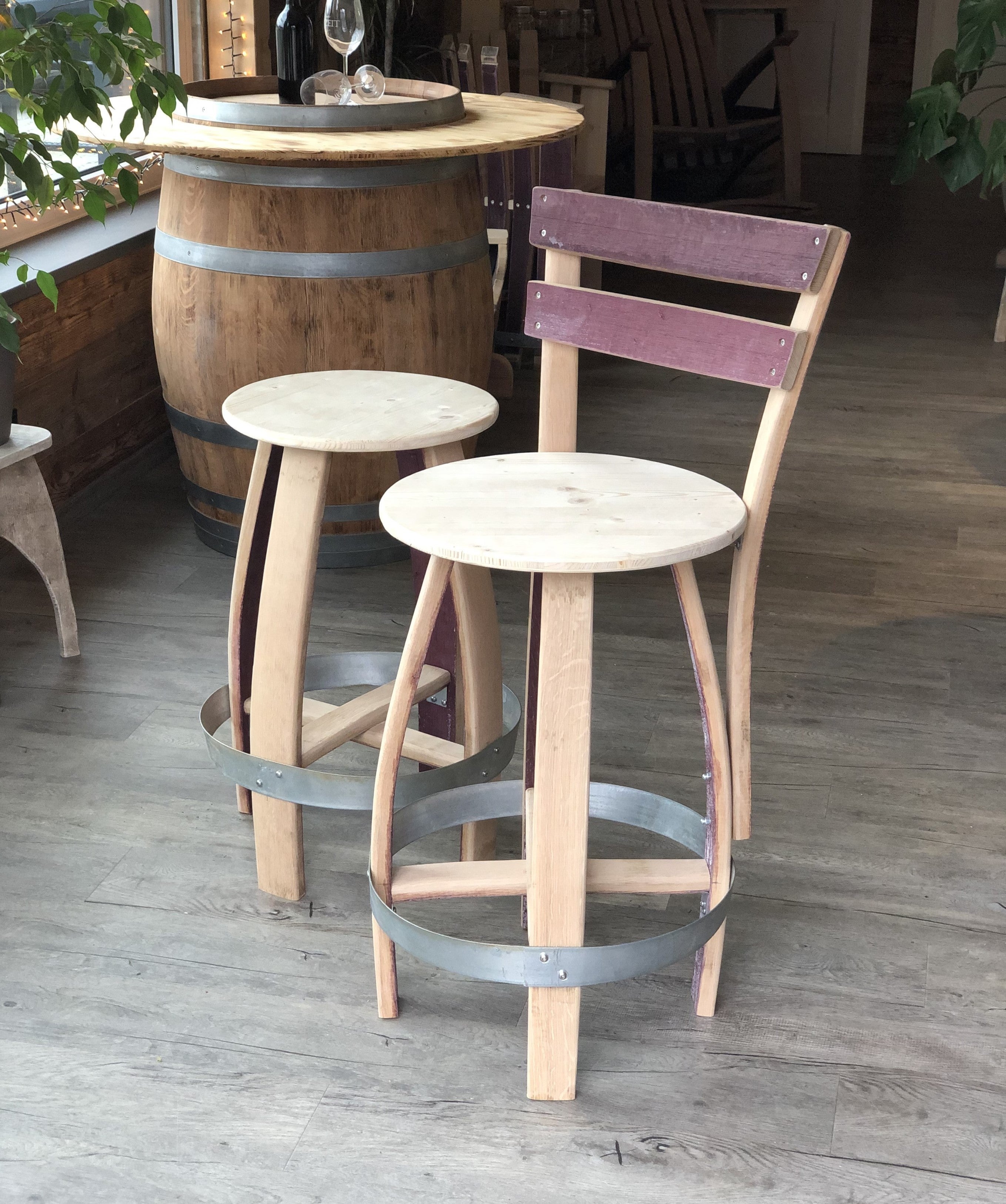 Barhocker aus Weinfassdauben