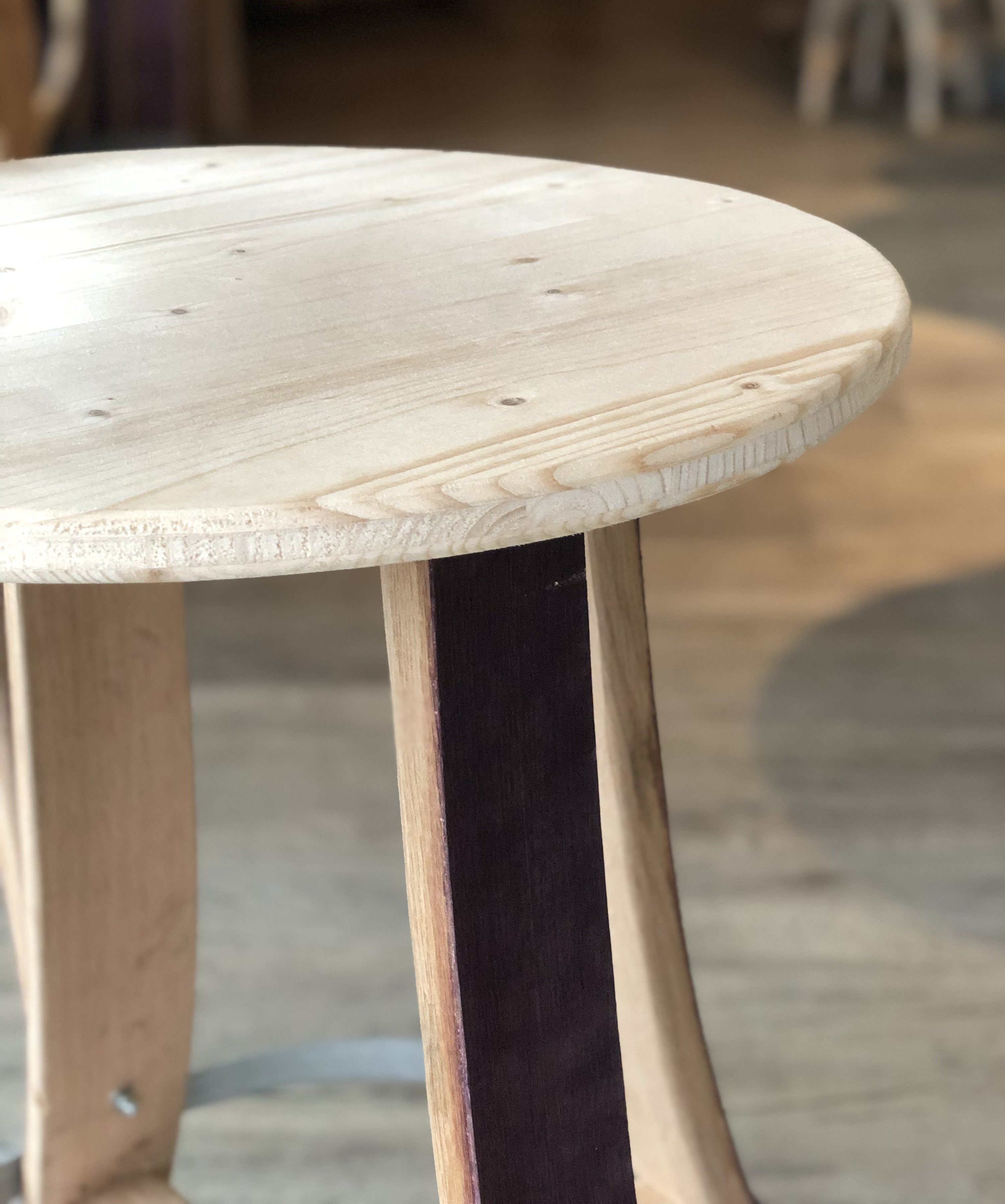 Barhocker aus Weinfassdauben 1.2