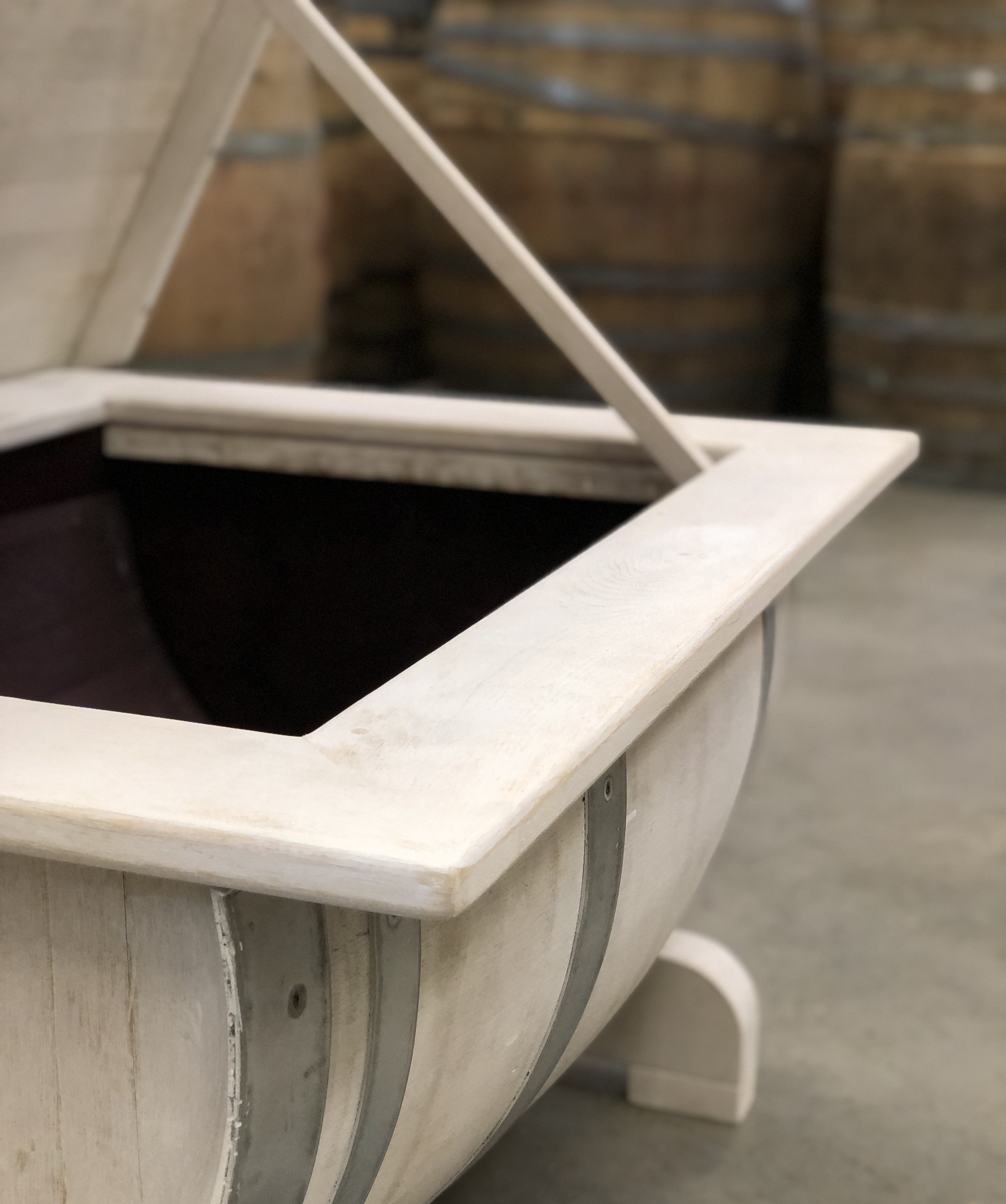 Weinfasstruhe Couchtisch aufklappbar