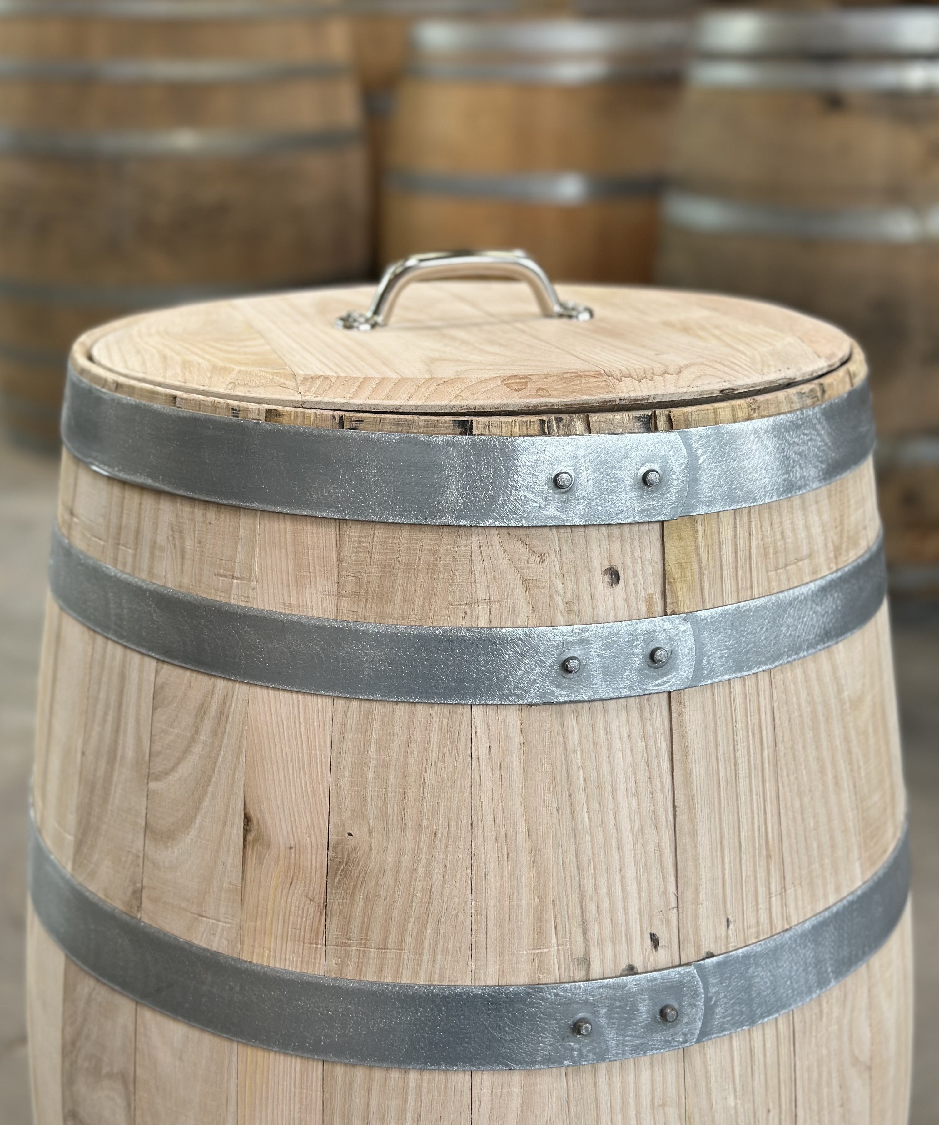 100 Liter Regentonne / Regenfass aus Kastanienholzfass