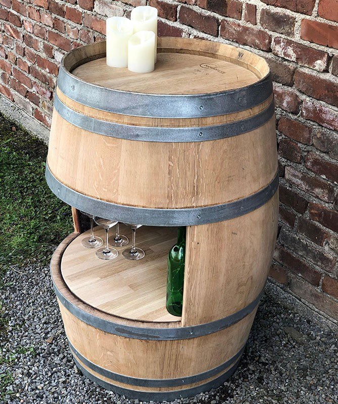 Weinfass Bar, ganzes Fass, kleine Öffnung