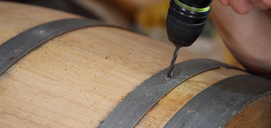 Wie wird ein Weinfass hergestellt? Der Weg der Eiche vom Baum zum Fass