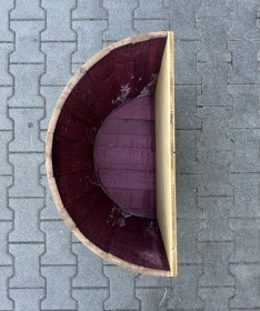 Halbierter Pflanzkübelabschnitt geölt