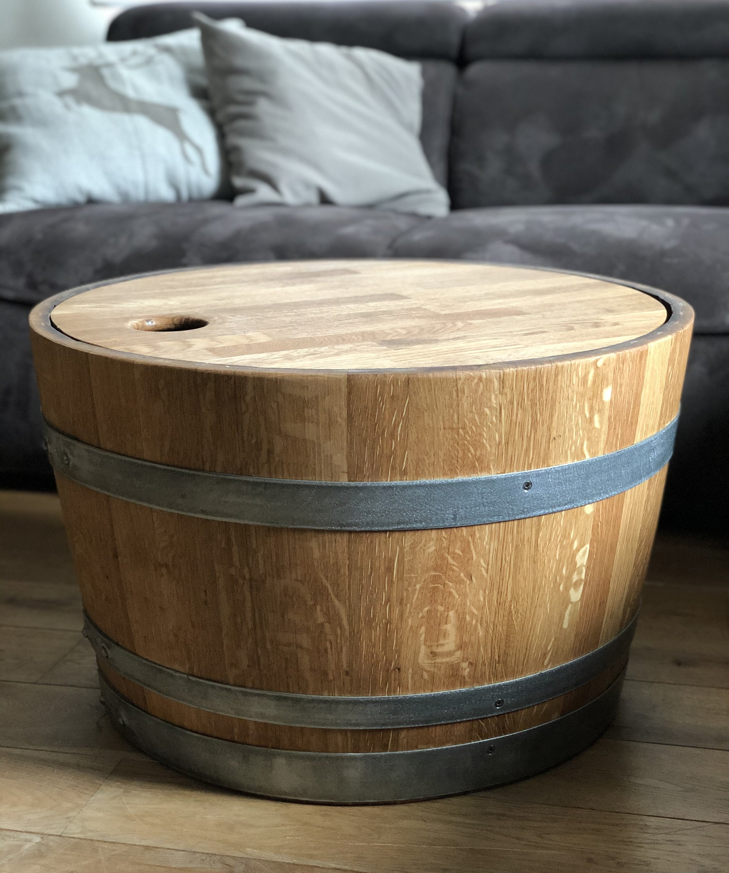 Weinfass Couchtisch mit Holzdeckel geölt