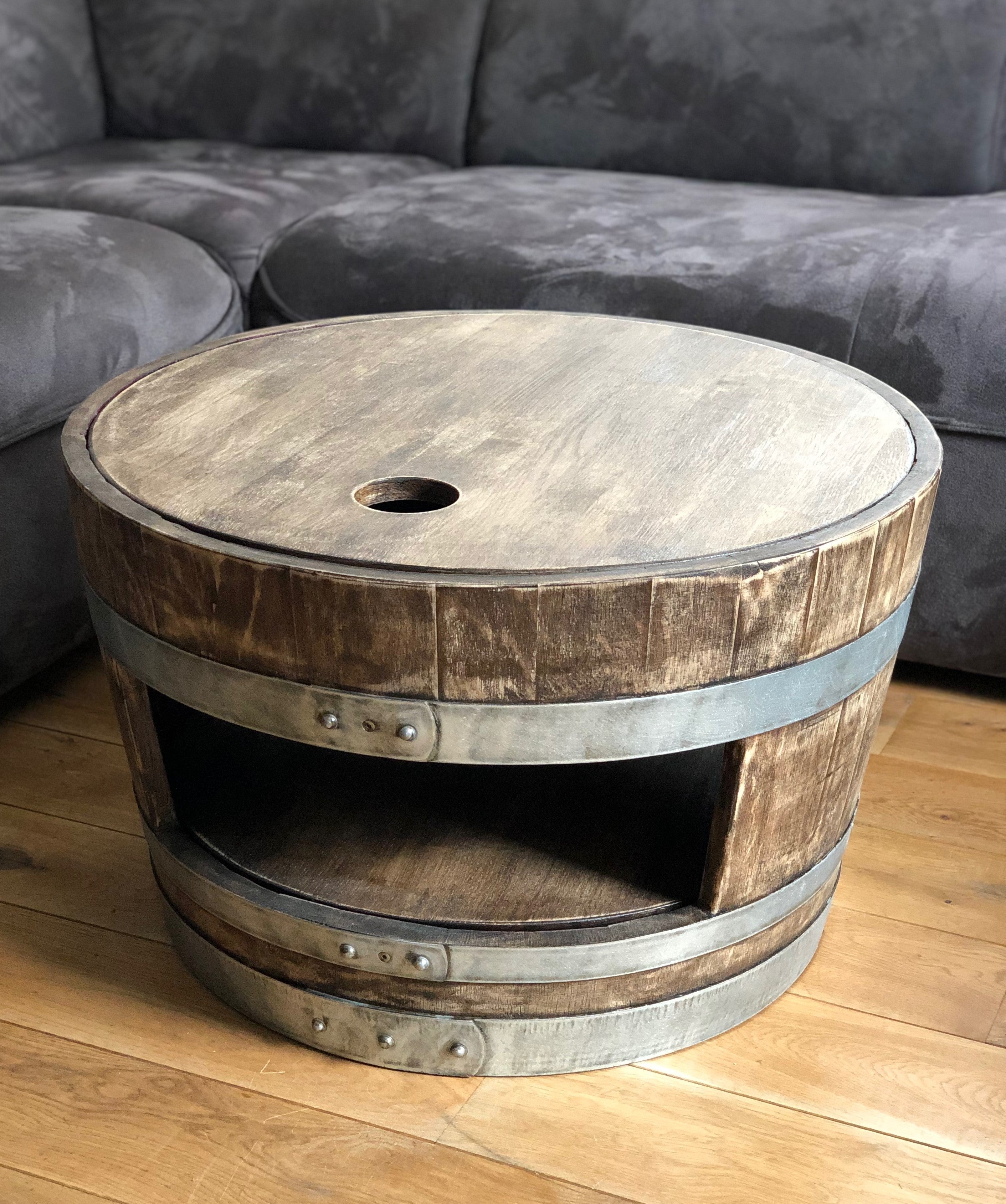 Weinfass Couchtisch mit Holzdeckel und Einlegeboden Whiskyfass-Optik