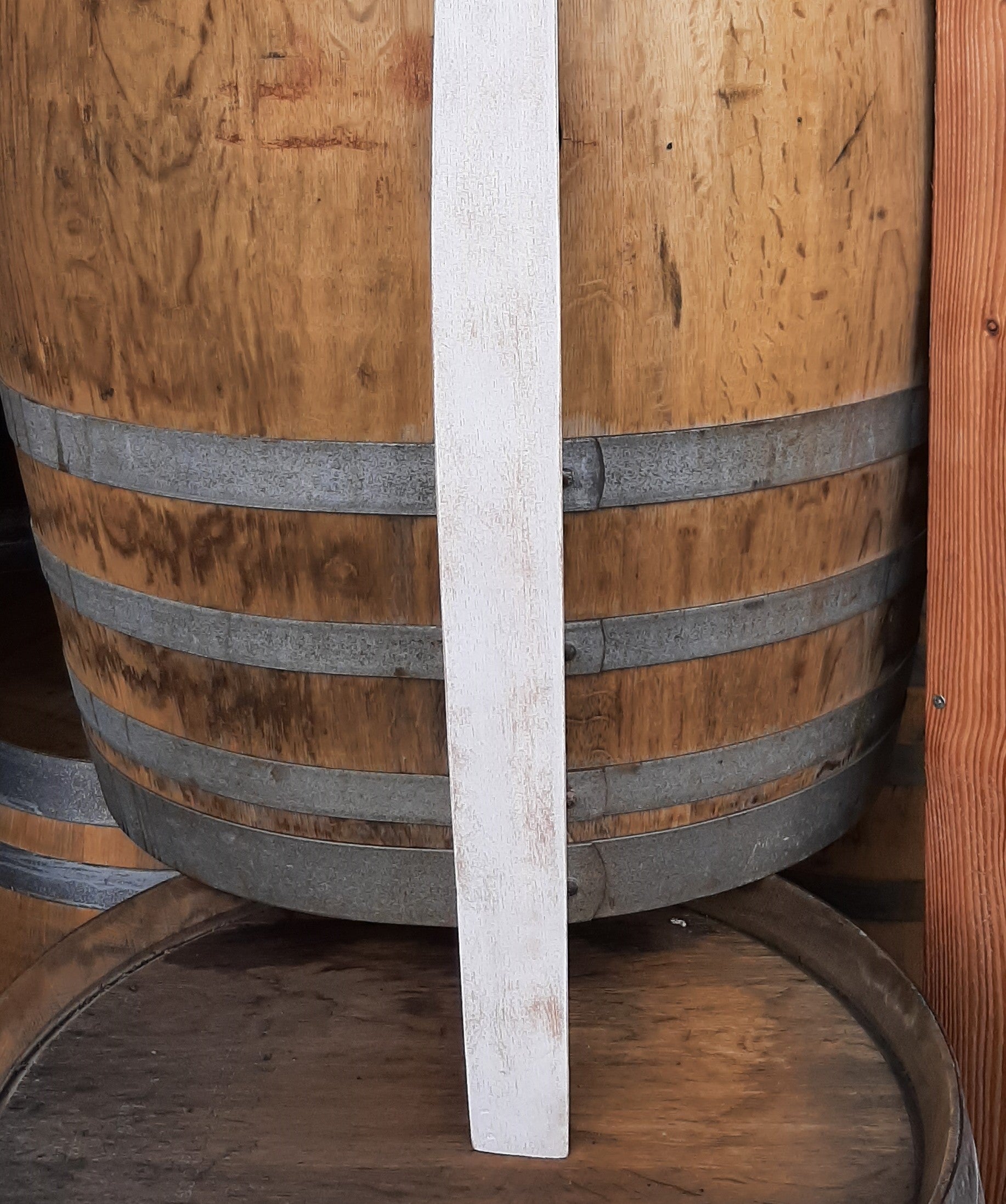 Behandelte Fassdauben aus Rotwein-Weinfass