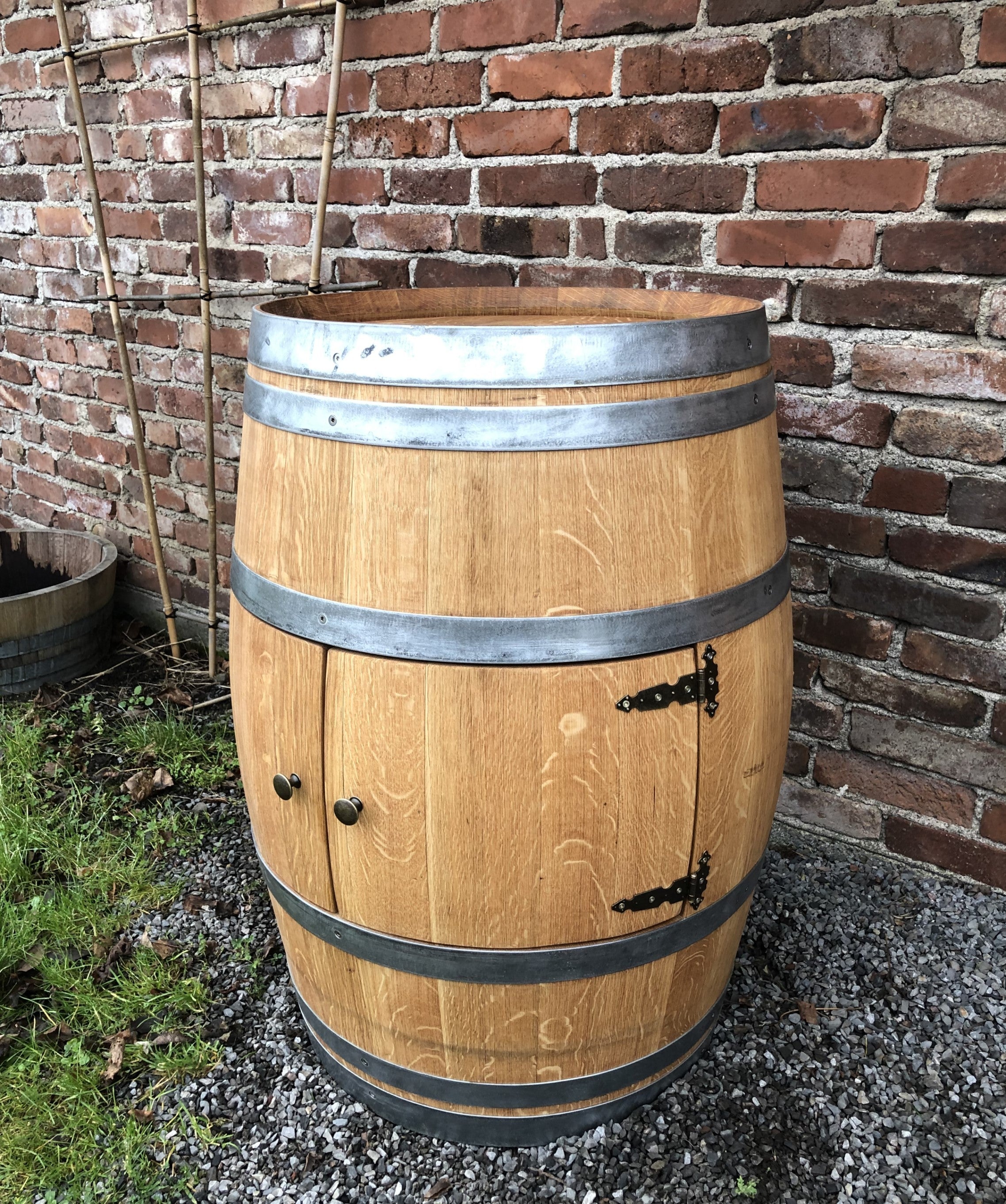 Weinfass Bar mit kleinen Türen und Einlegeboden, 225L Weinfass
