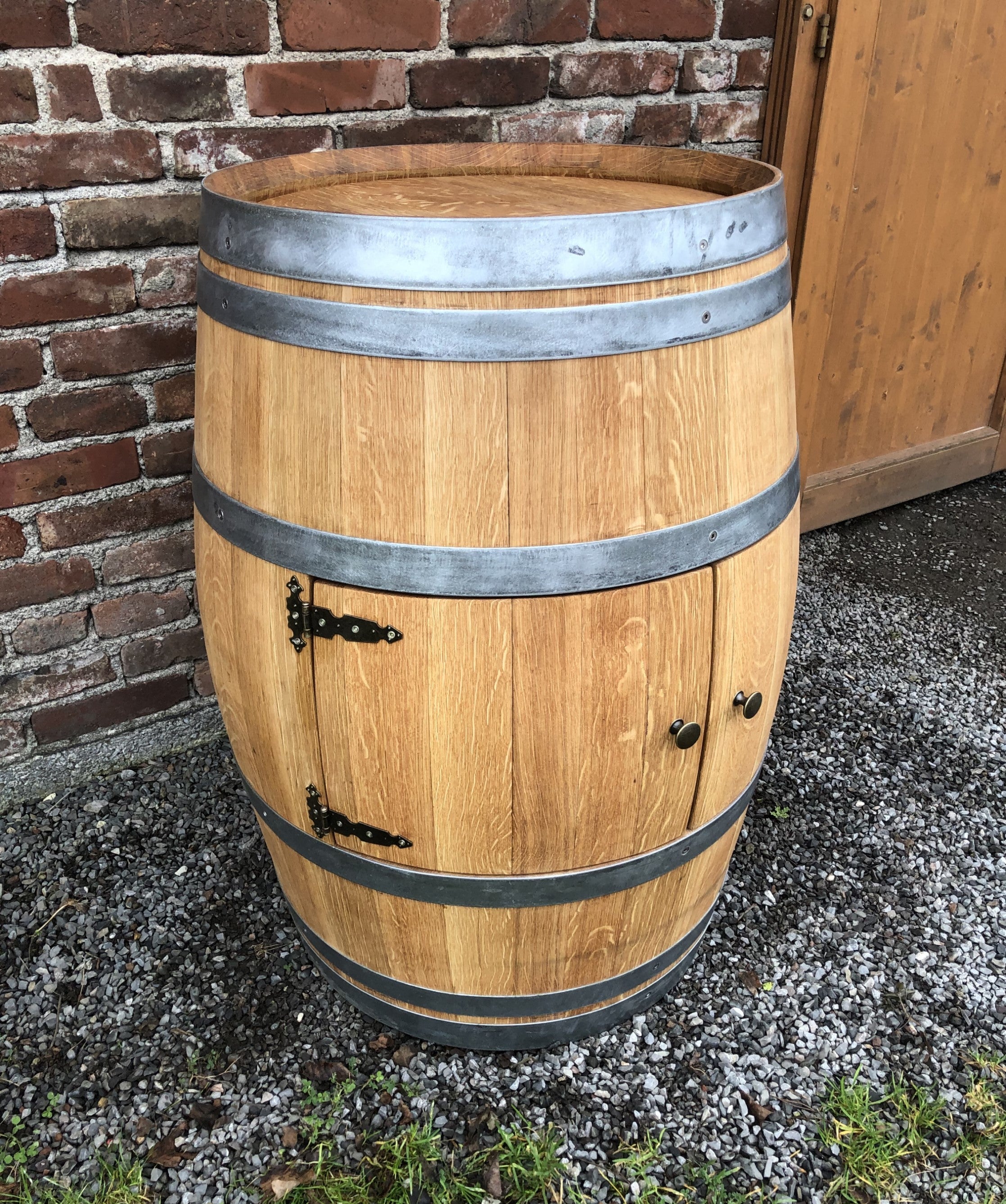 Weinfass Bar mit kleinen Türen und Einlegeboden, 225L Weinfass