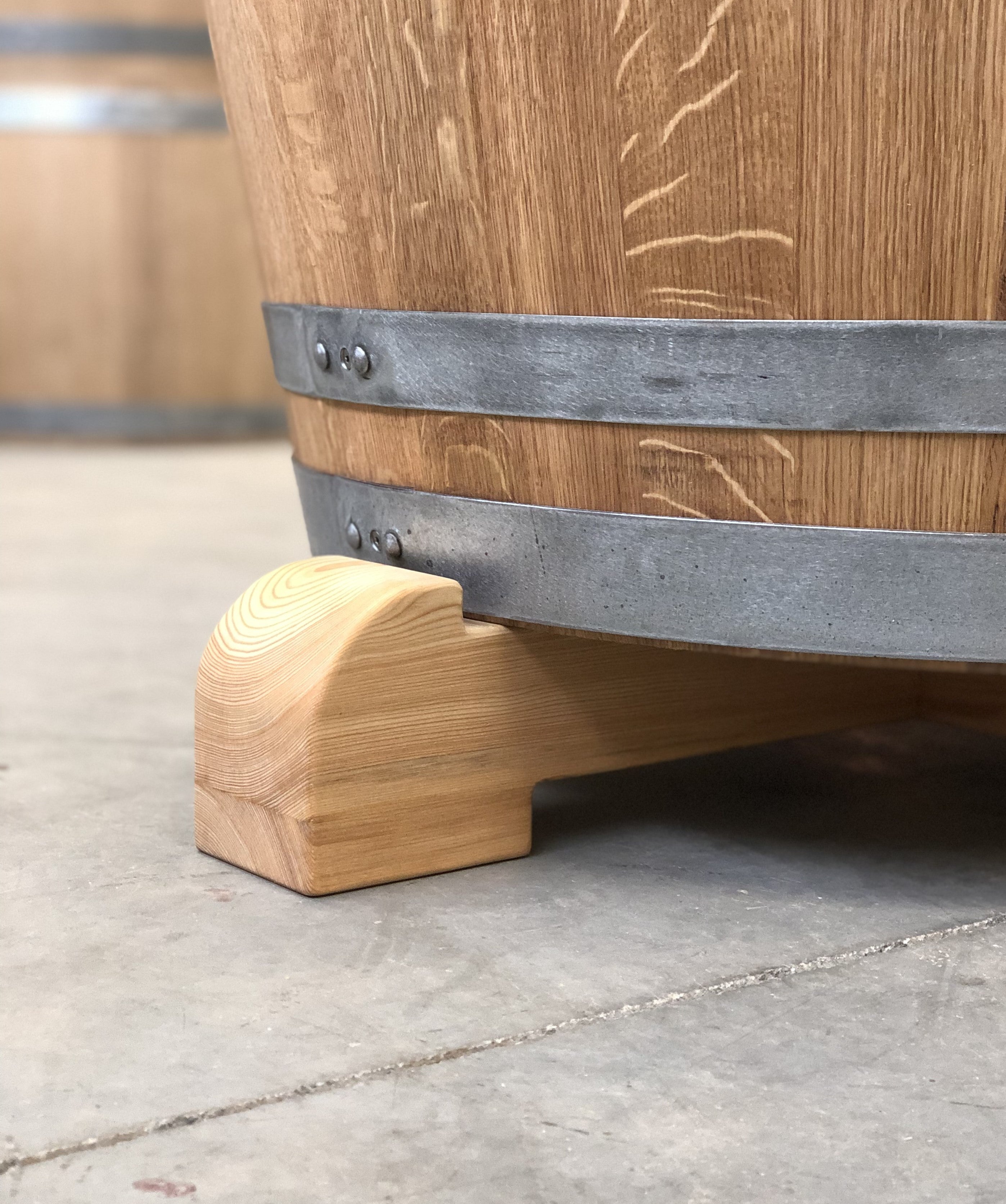 Holzkreuz zur Fasserhöhung