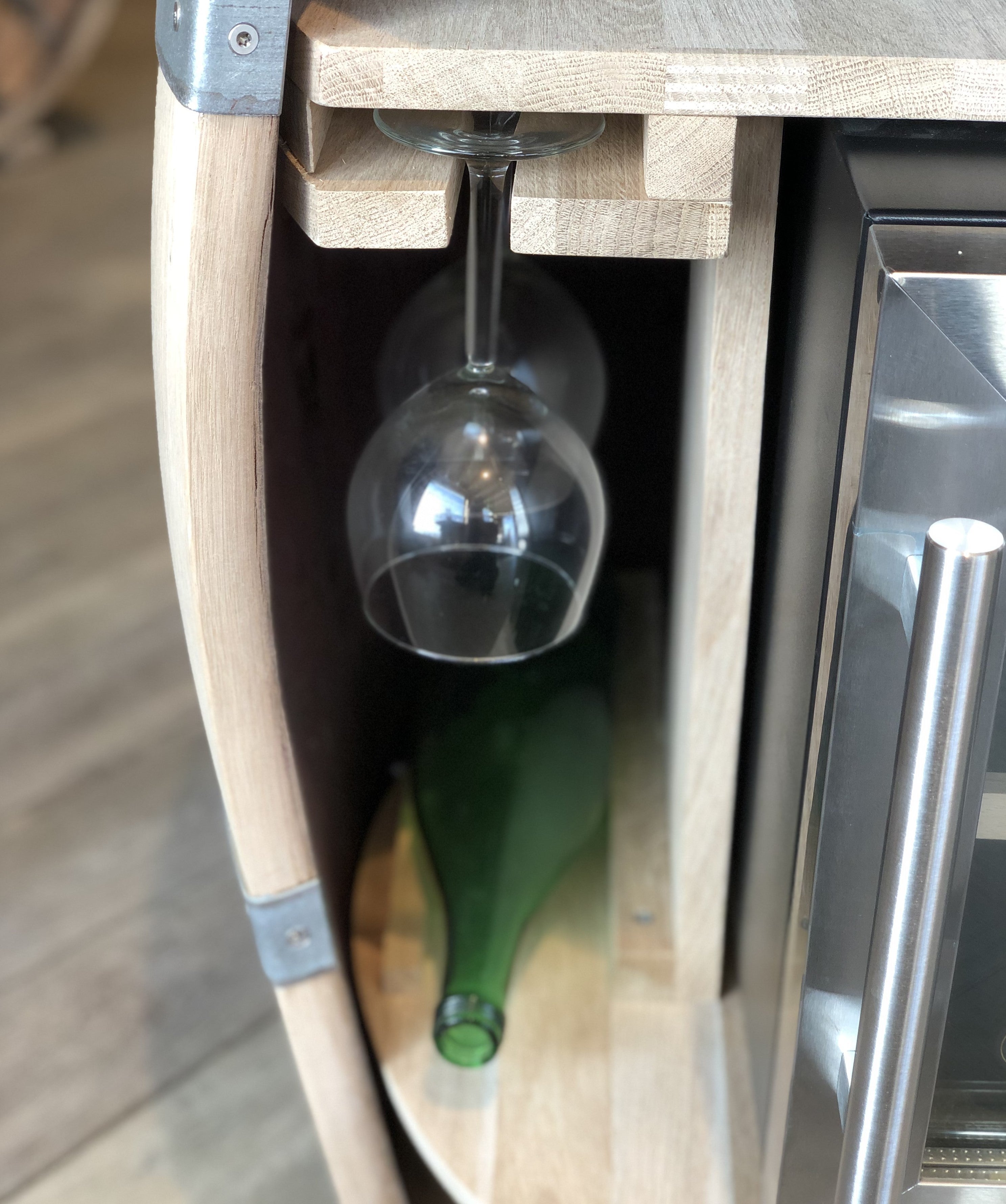 Weinfass Bar "Weinkühler" Flaschen- & Glashalter, 225L Weinfass