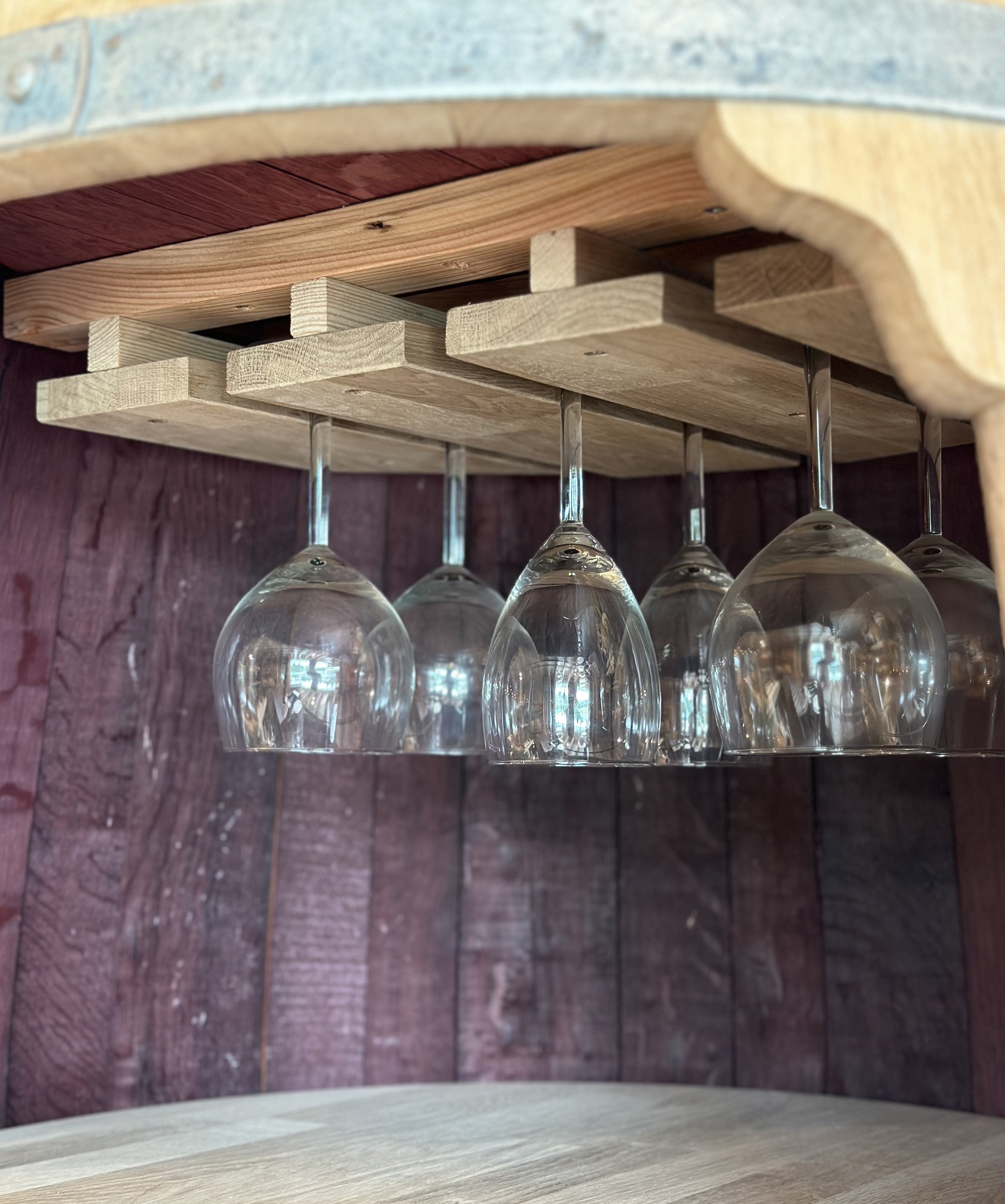 Weinfass Regalschrank mit Glas- und Flaschenhalter