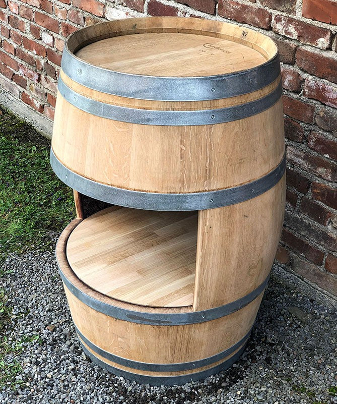 Weinfass Bar, ganzes Fass, kleine Öffnung