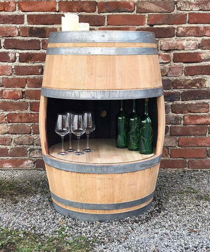Weinfass Bar, ganzes Fass, kleine Öffnung