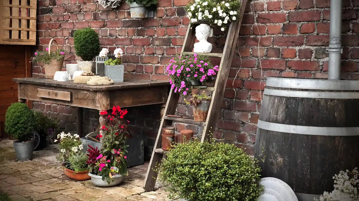 Rustikale Fassmöbel und Dekoration aus Weinfässern für Garten und Außenbereich